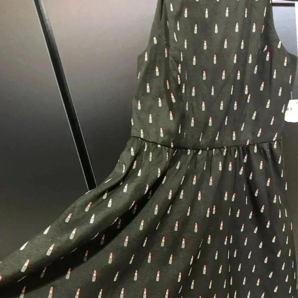 Maison Jules Sleeveless Fit & Flare Midi Dress,zipper back,lipstick pattern - Picture 4 of 9